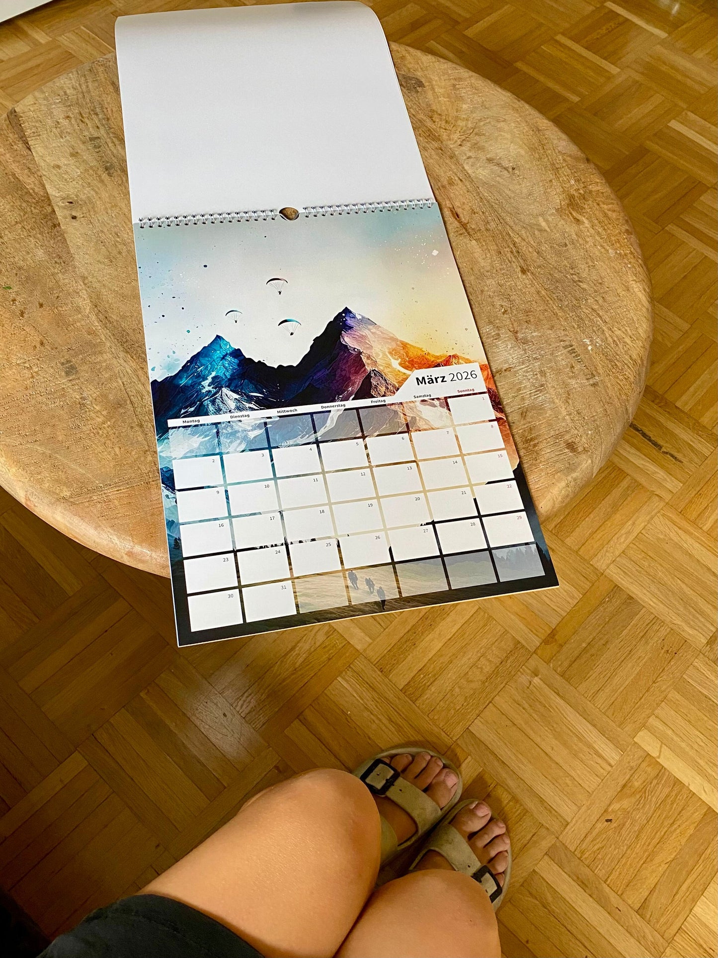 PARAGLIDING ART 2026 - Gleitschirm-Kalender mit digitaler & handgemalter Kunst von Lara Simons