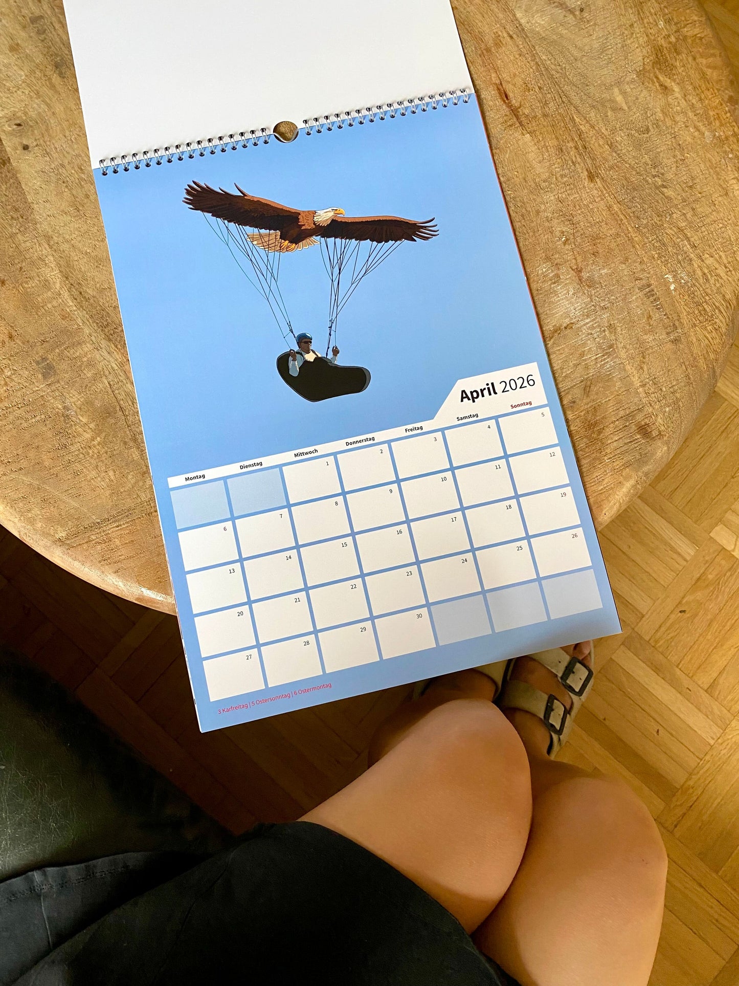 PARAGLIDING ART 2026 - Gleitschirm-Kalender mit digitaler & handgemalter Kunst von Lara Simons