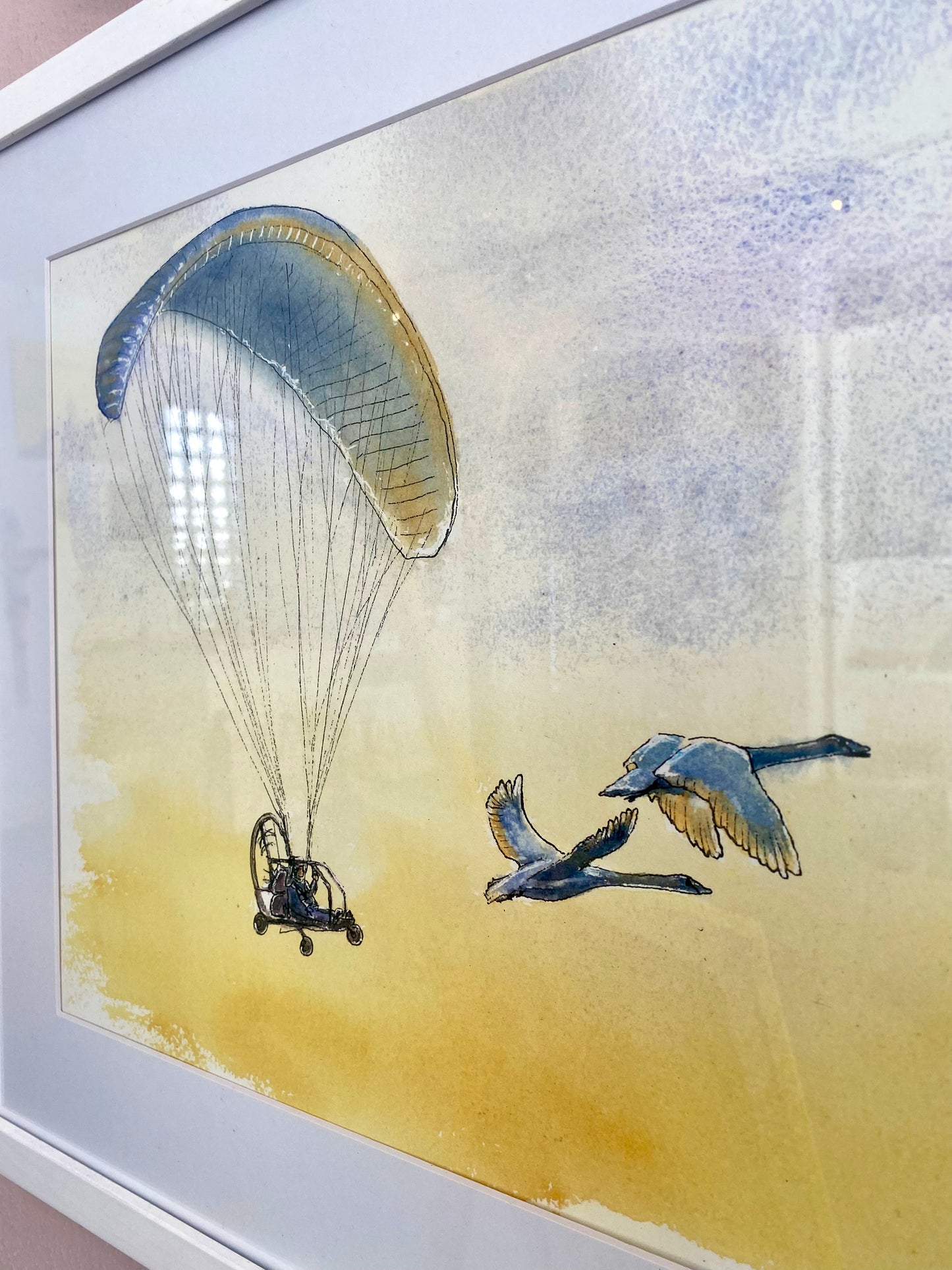 Golden Hues - mit den Schwänen I Art Print mit Motor-Gleitschirm