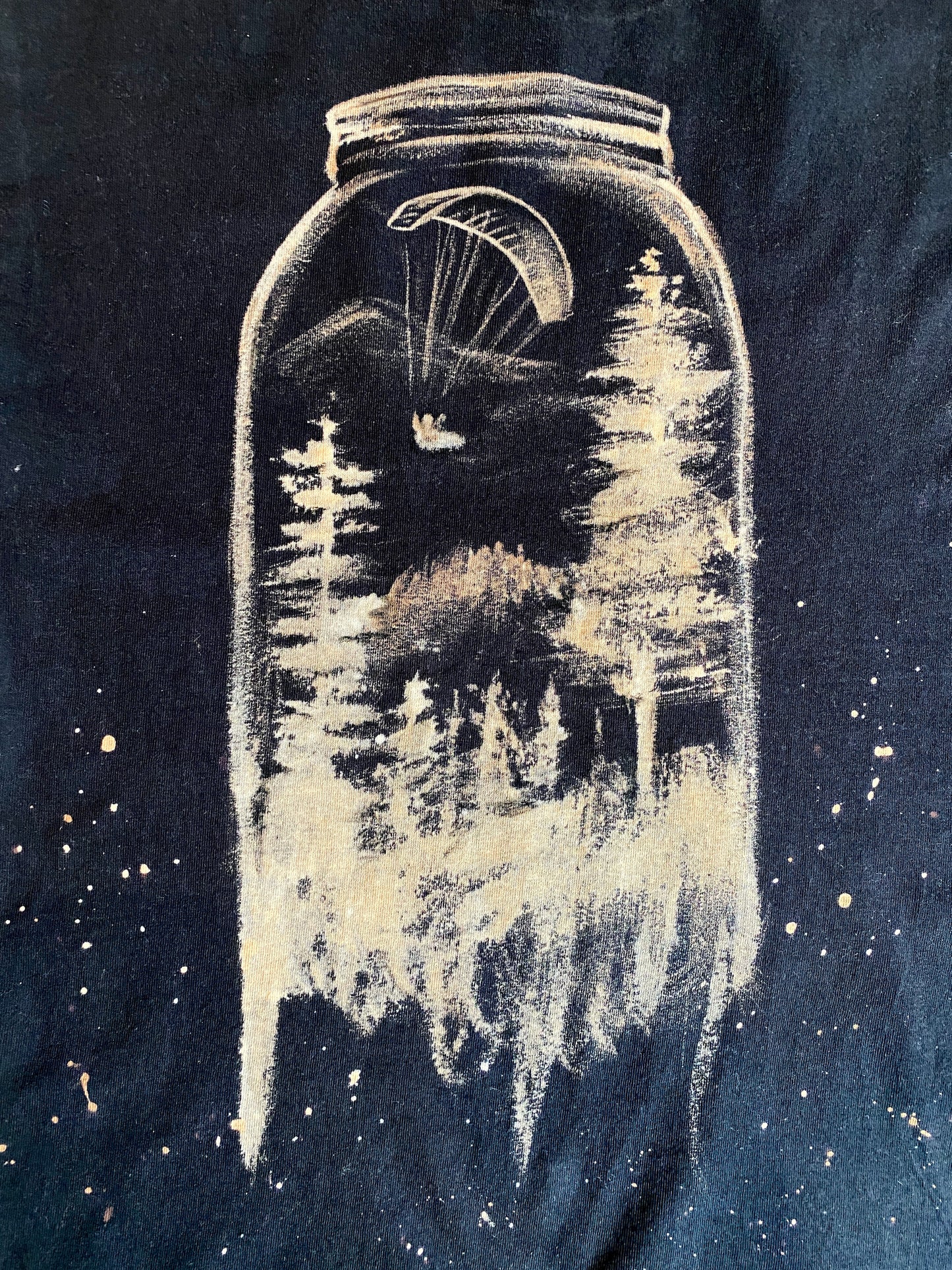 IN A JAR - TINY WORLD | T-Shirt Lara Simons handgemalt Unikat Gleitschirm