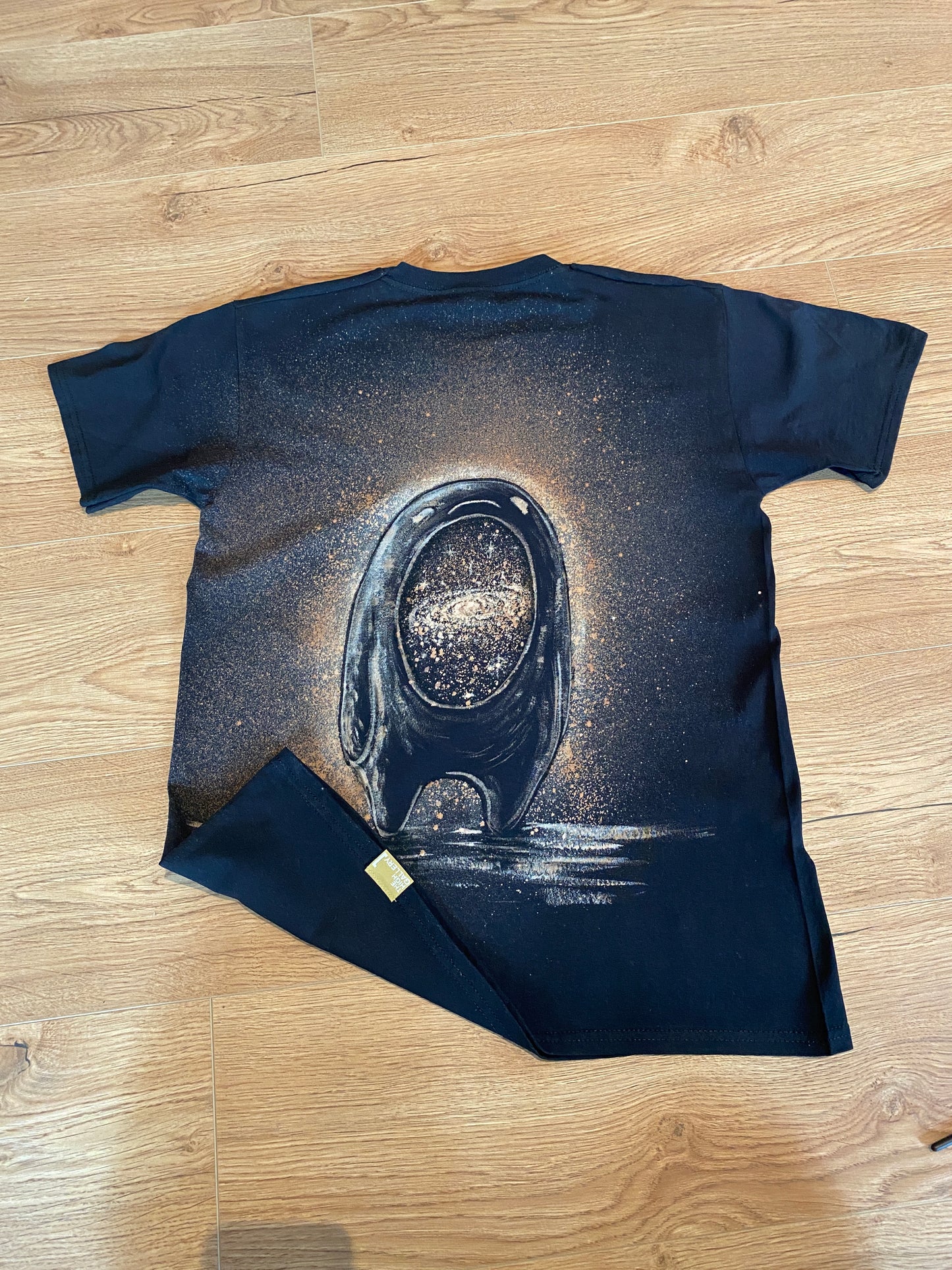 EXIST IT! | Lara Simons Artwear T-Shirt mit Rückenmalerei Unikat