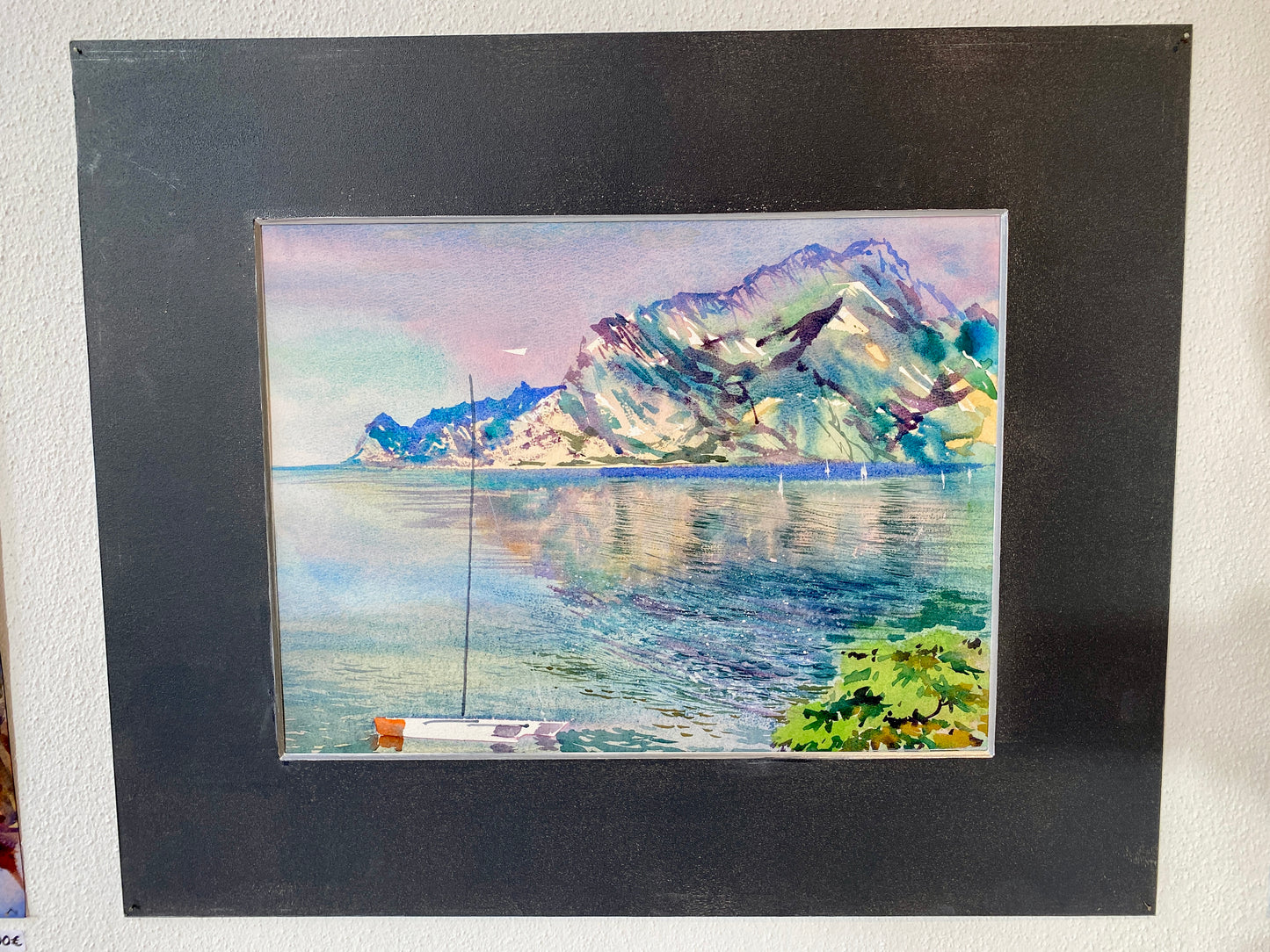 GARDASEE - BERGPANORAMA AM WASSER | Original Aquarell von Alexander Vasilyev - Mediterrane Landschaft als besonderes Weihnachtsgeschenk