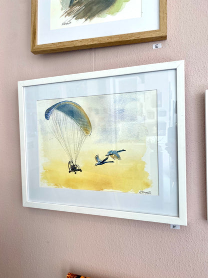 Golden Hues - mit den Schwänen I Art Print mit Motor-Gleitschirm